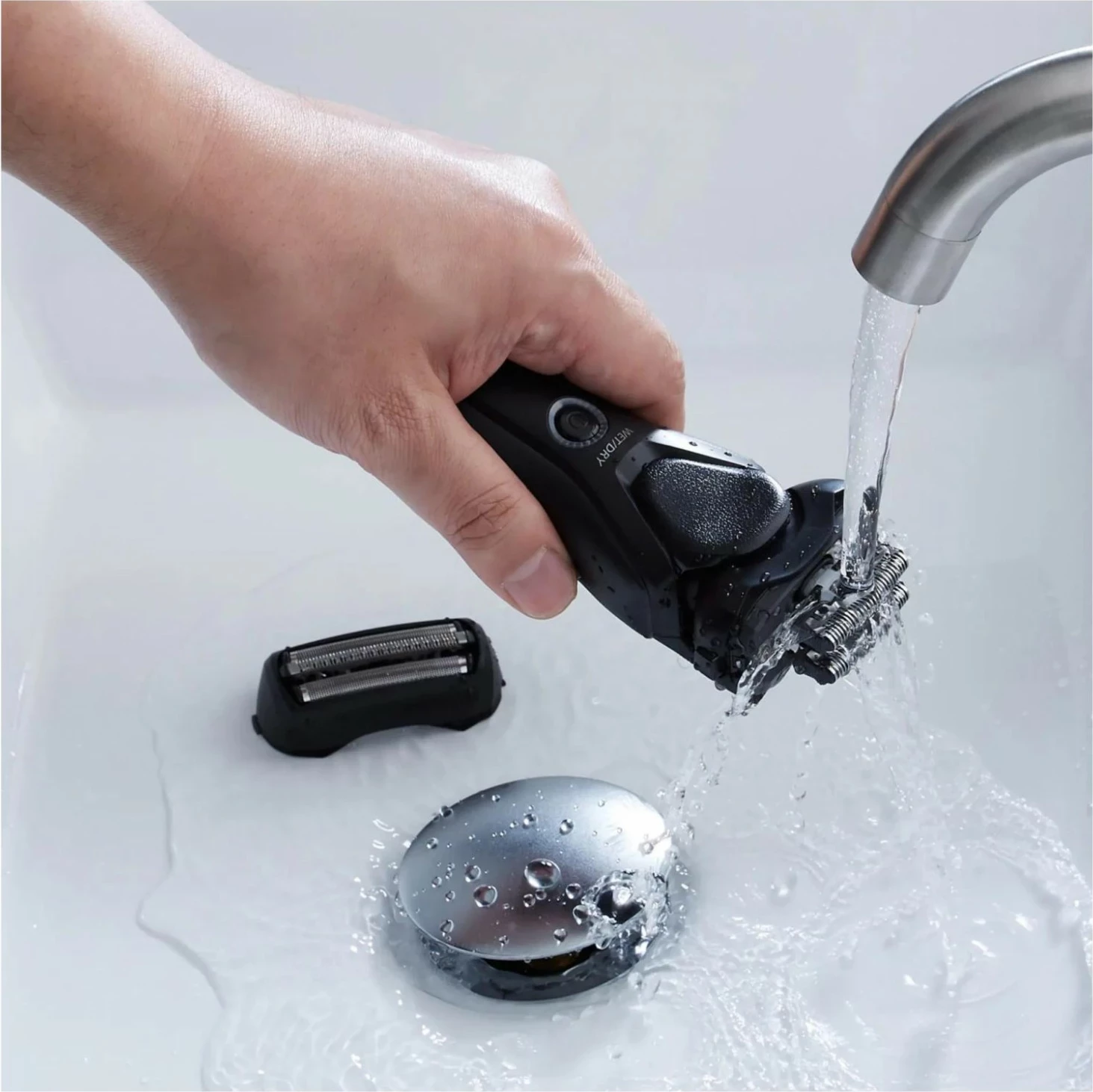 Brezžični brivnik Panasonic ES-RT37, črn