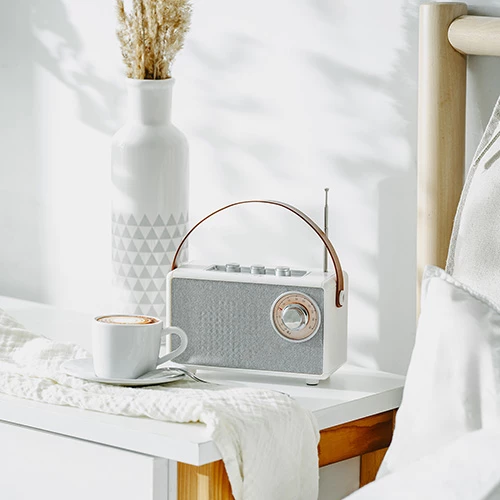 Zvočnik Bluetooth z radijem FM, Adler CR 1902, 5 W, Bluetooth 5.1, 1500 mAh, TWS, SD/USB/AUX, bel