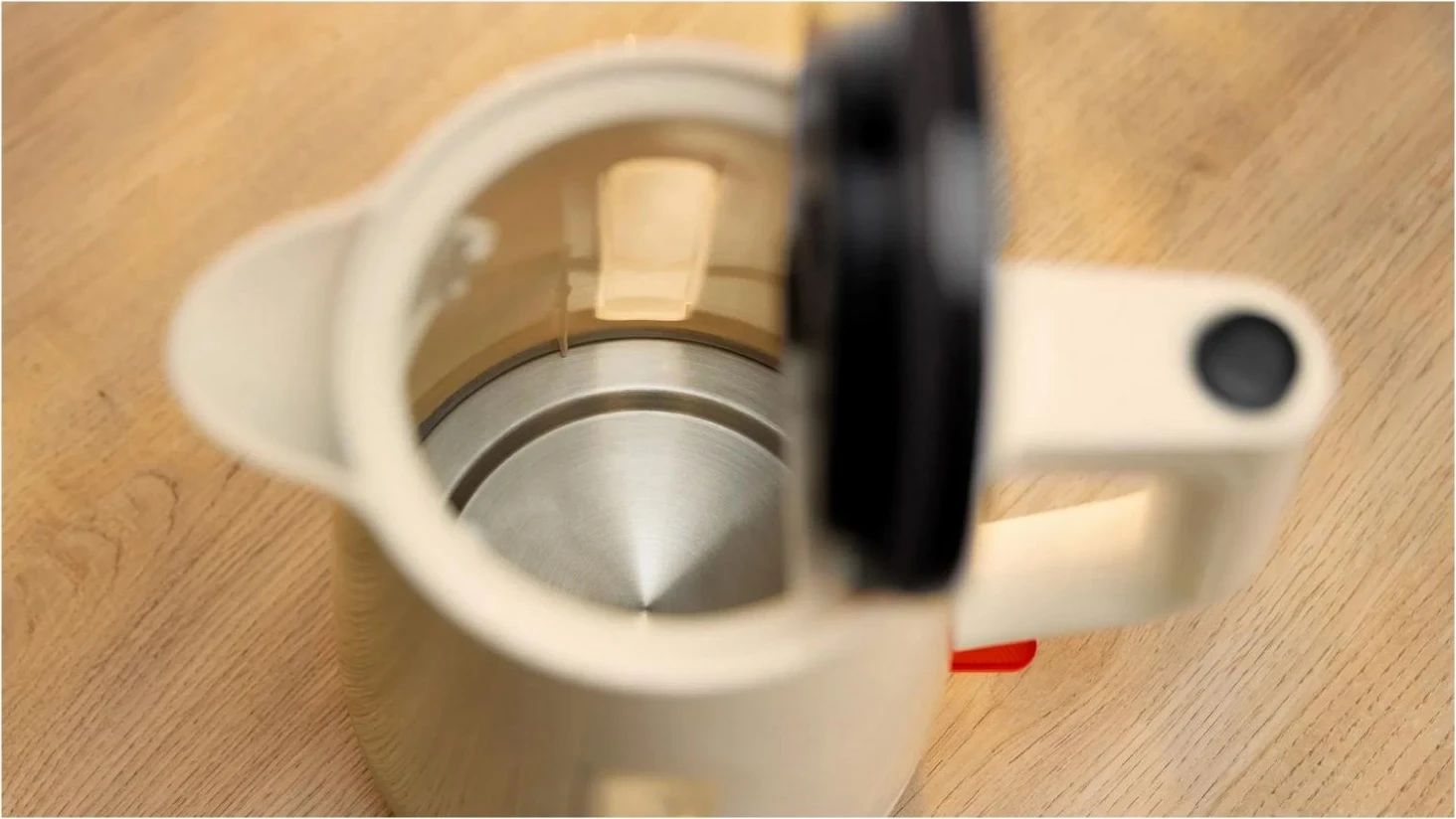 Električni čajnik 1,7 l Bosch TWK1M127, bež