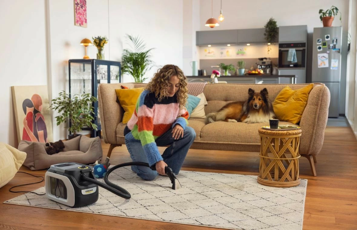 Pometno-sušilni čistilec Karcher SE 3 Compact, 1,7 L, 500 W, črno/bel