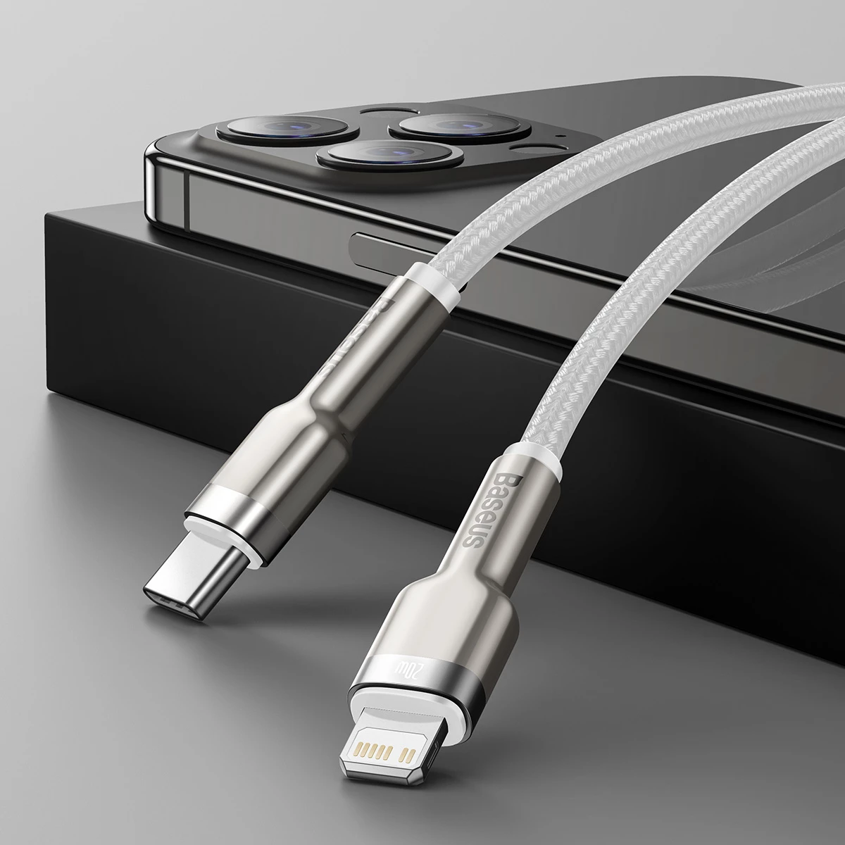 Kabel za hitro polnjenje in prenos podatkov Baseus Cafule Series Metal, USB-C na Lightning, 1 m, 20 W, bel