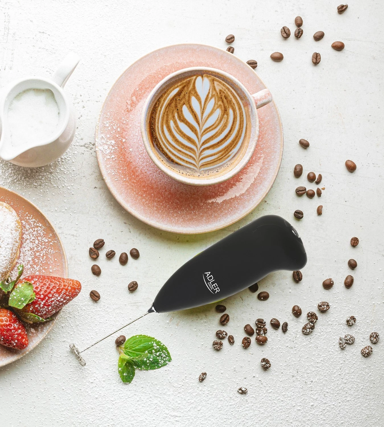 Ročni penilec za mleko Adler AD 4491, črn