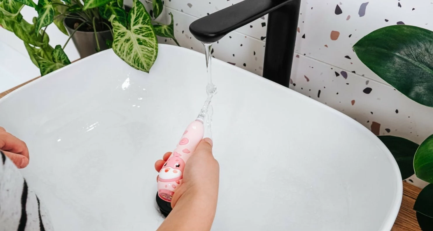 Sonična otroška električna zobna ščetka KIDO SMILE ZK3010 Concept Baby, 1–5 let, roza, komplet s 4 glavami