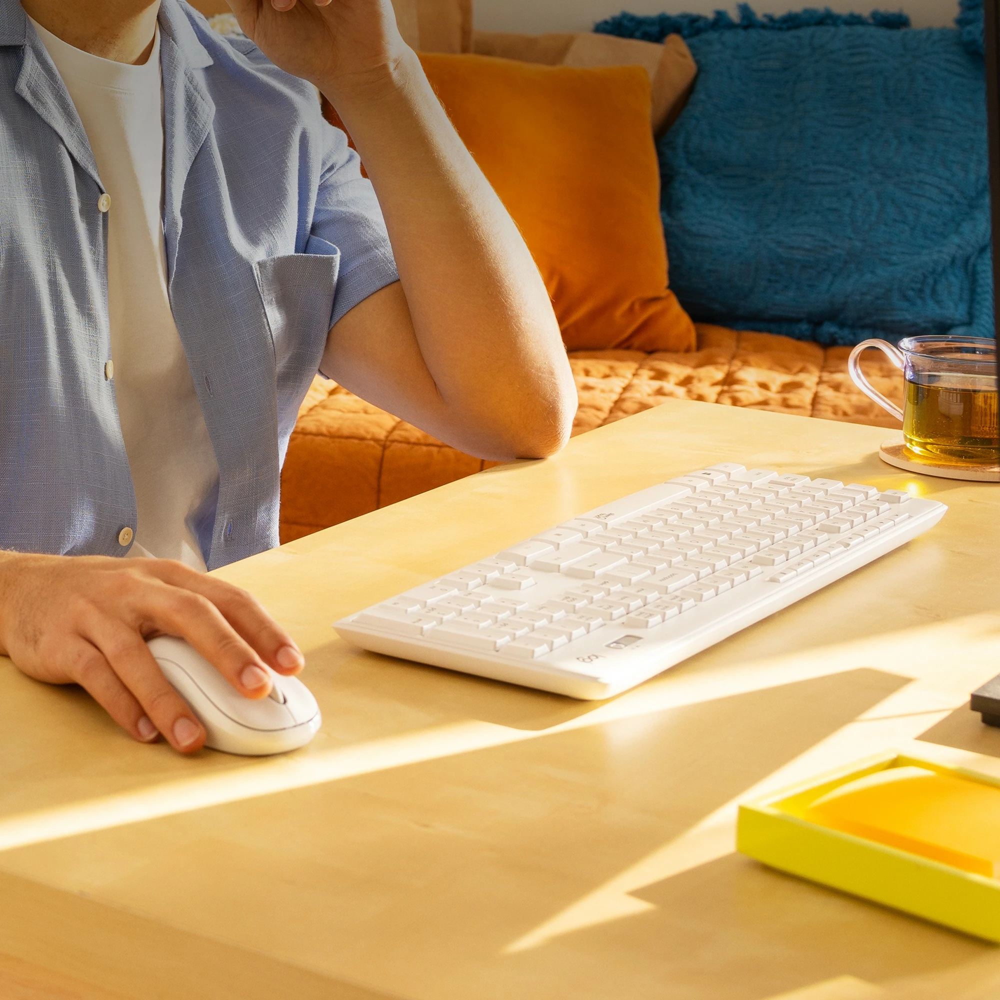 Komplet miške in tipkovnice, Logitech MK295 Silent Wireless, polne velikosti, RF 2.4 GHz, QWERTY, bela