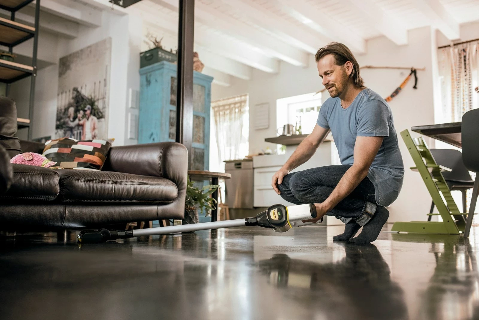 Brezžični sesalnik KARCHER VC 6 Cordless ourFamily Duo, bel