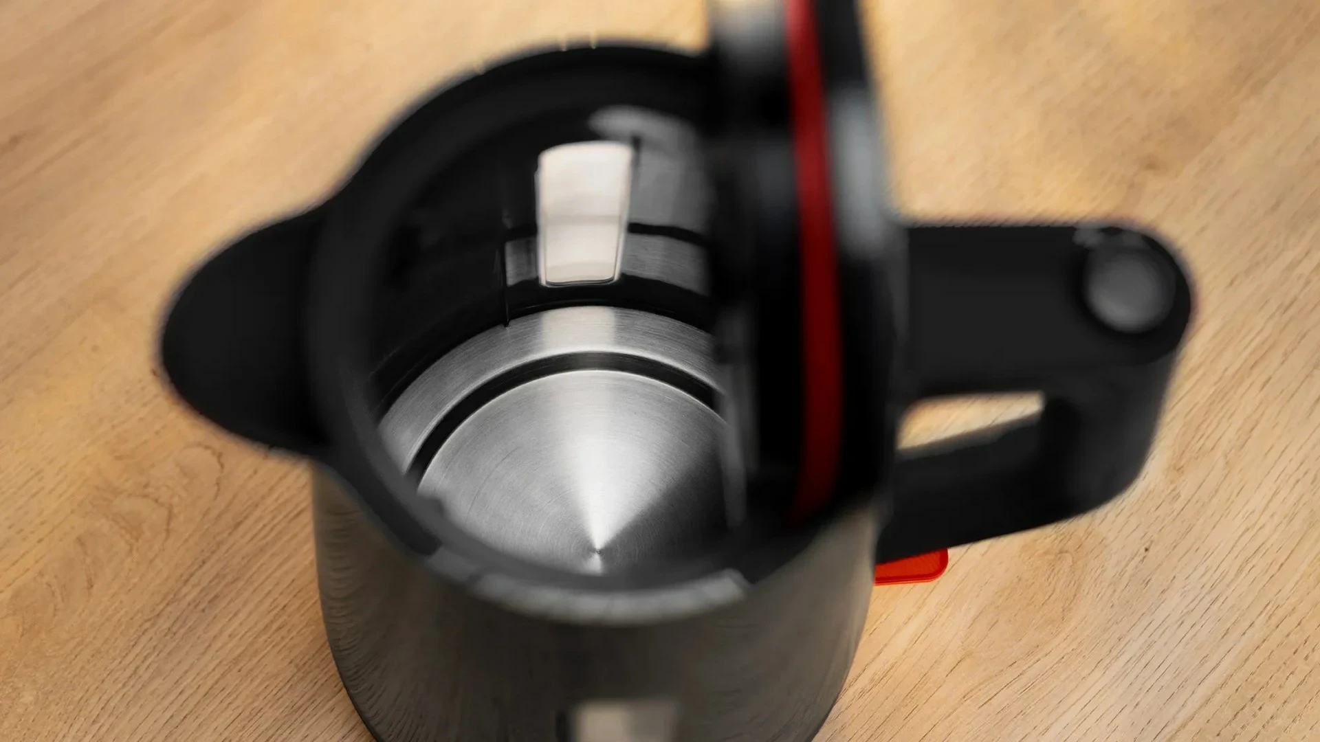 Električni čajnik Bosch TWK1M123, 1,7 L, 2400 W, črn