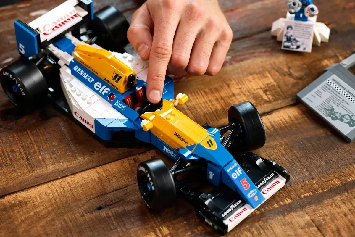 Model Williams Racing FW14B in Nigel Mansell, LEGO ICONS 10353, 799 kosov
