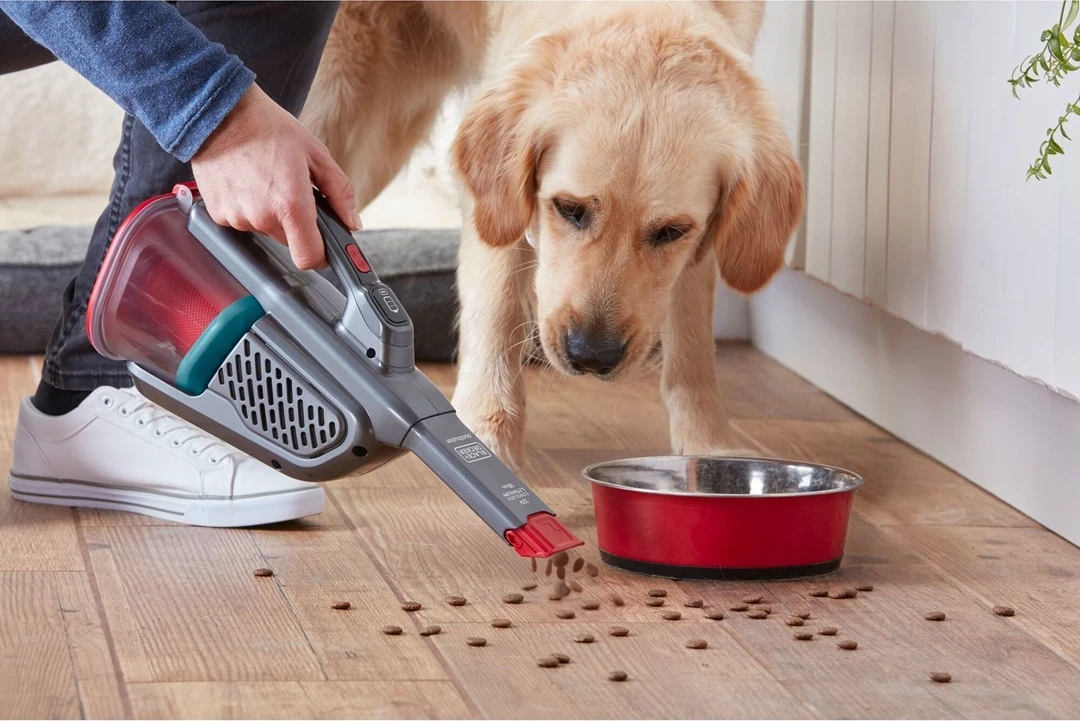 Ročni sesalnik Black & Decker, 20 W