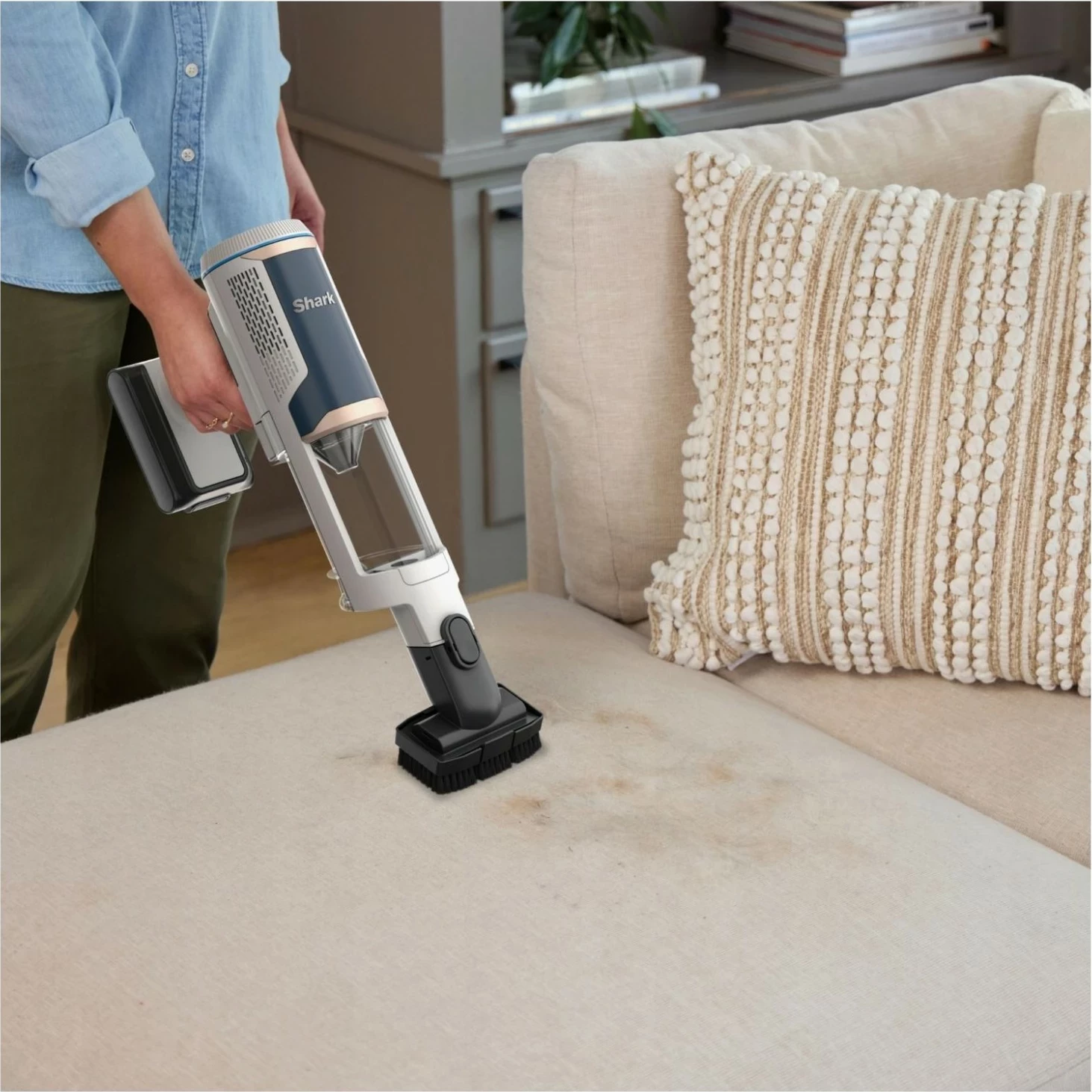 Brezžični sesalnik, 3 hitrosti, 0,42 L, bel - Shark BU3521EU