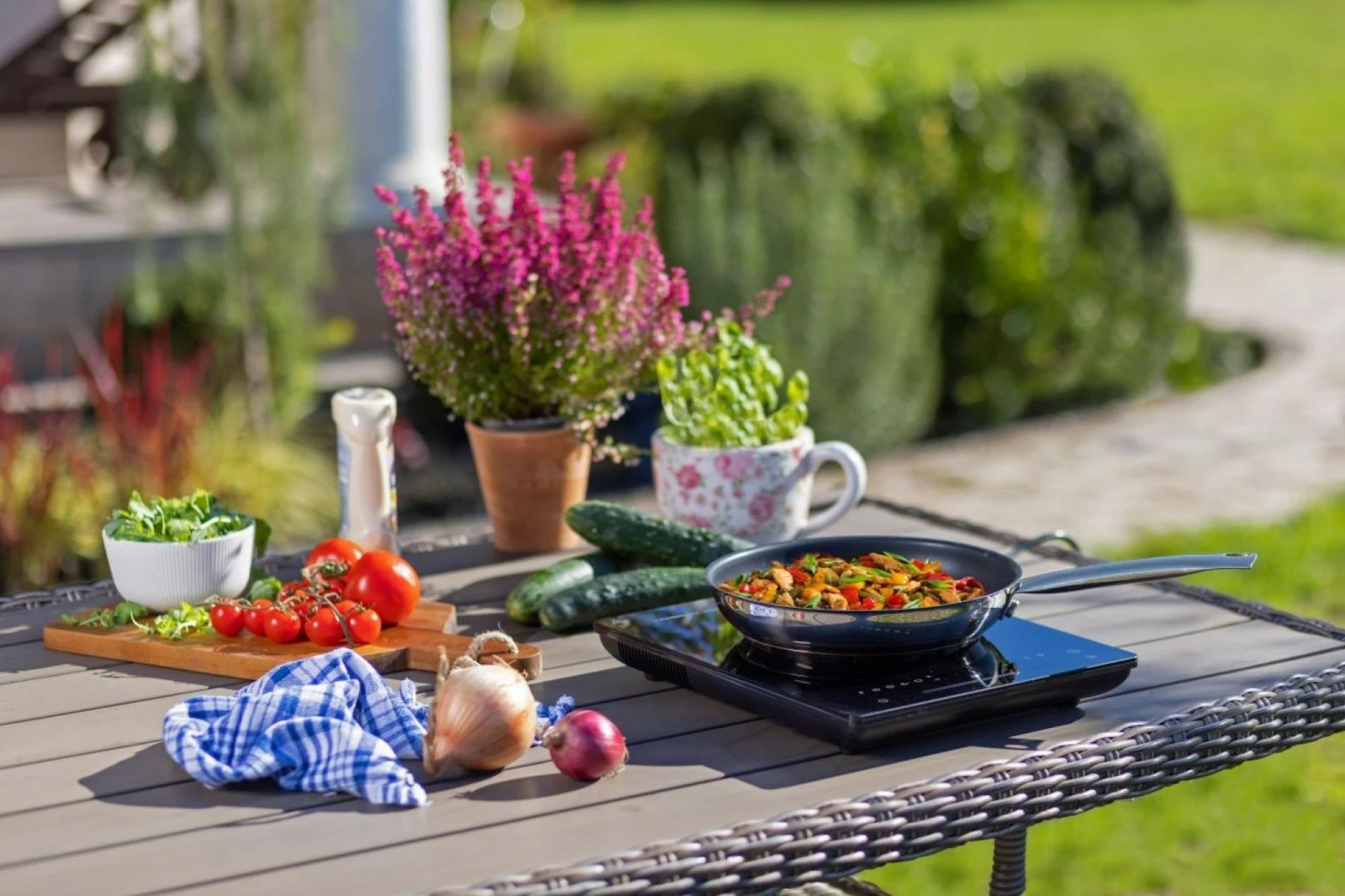 Indukcijska kuhalna plošča, 1 cona, 2000 W, črna Gorenje ICY2000SP