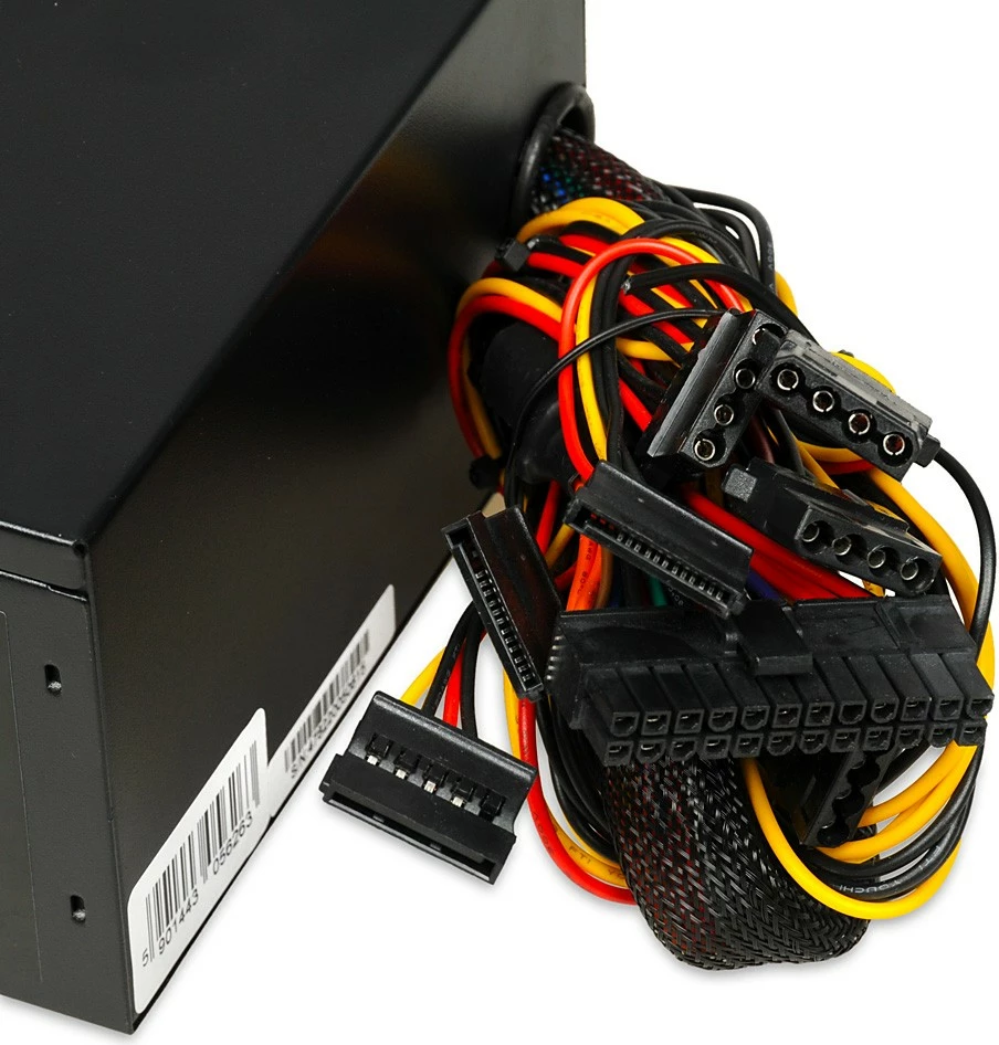 Napajalnik 700W iBOX Aurora, gaming, 14 cm ventilator, črn