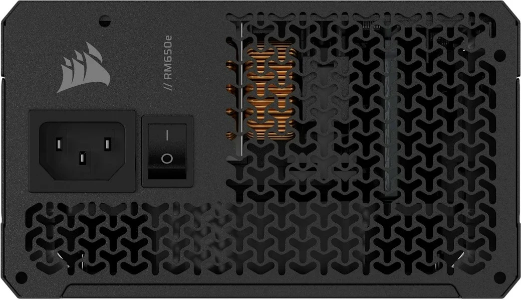 Napajalnik Corsair RM650e, 650 W, popolnoma modularen, 80 PLUS Gold, ATX 3.1, črn