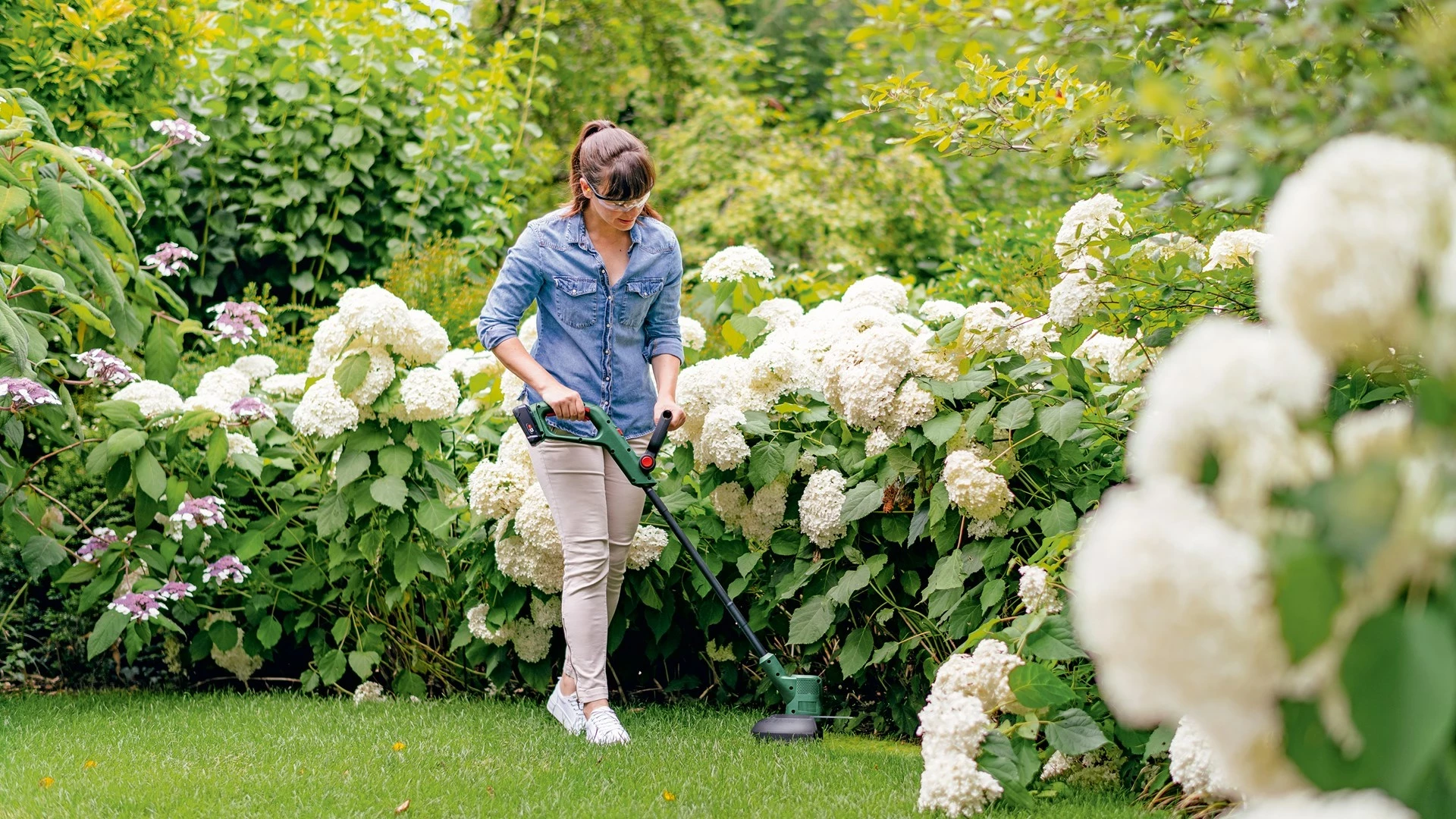 Trimer za travo EasyGrassCut 18V-26, 26 cm, z baterijo, zelen