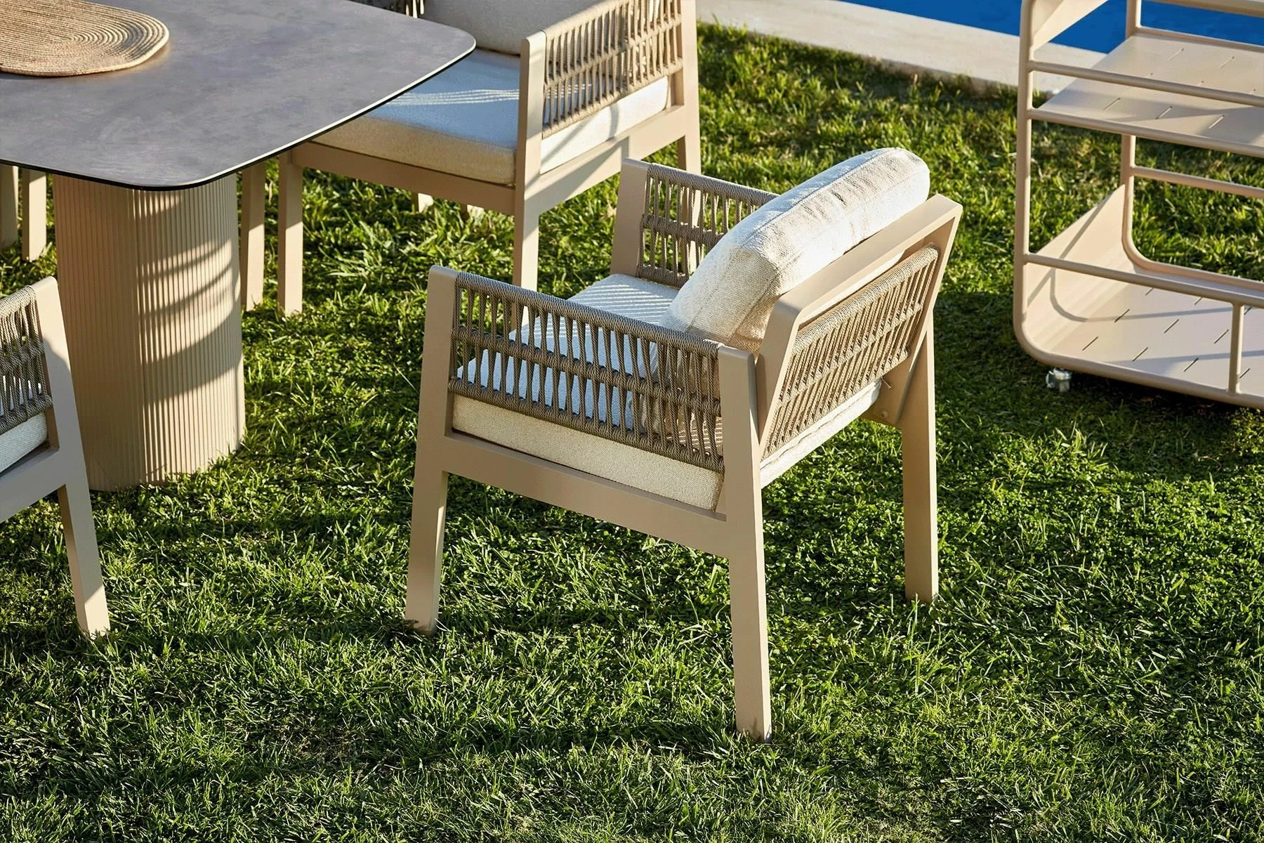 Set vrtne mize in stolov, 9 kosov, keramična Toscana, Skye Decor