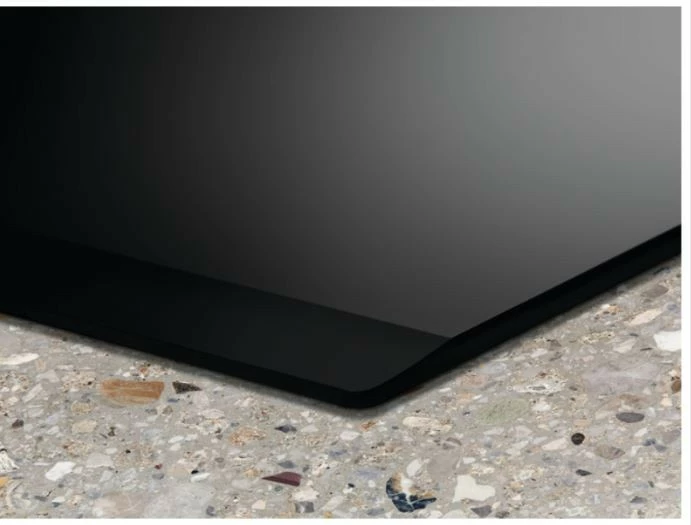 Indukcijska kuhalna plošča Electrolux LIV63431BK, 60 cm, črna