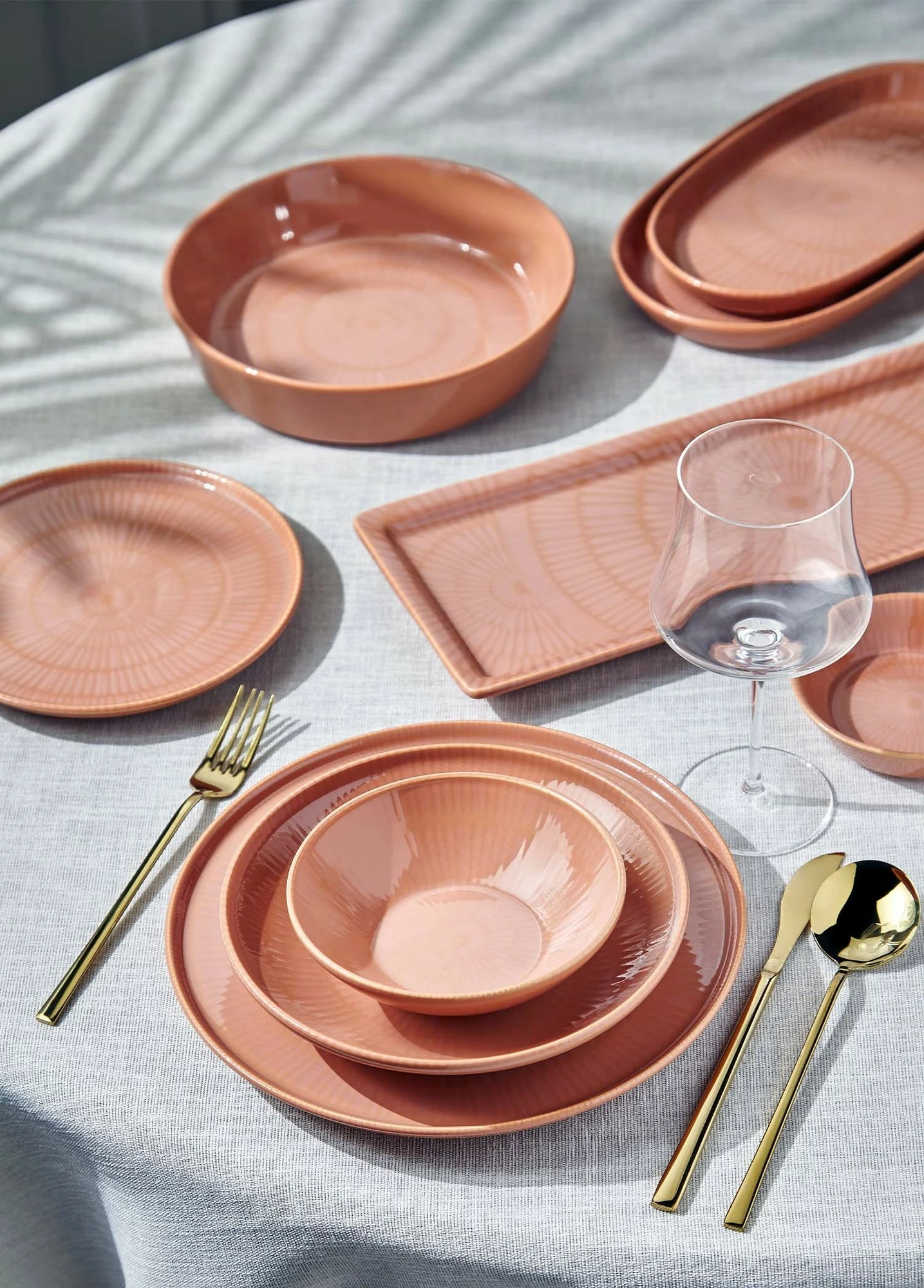 Servirni krožnik 14 x 26 x 4 cm, rožnat, Hermia NON0035