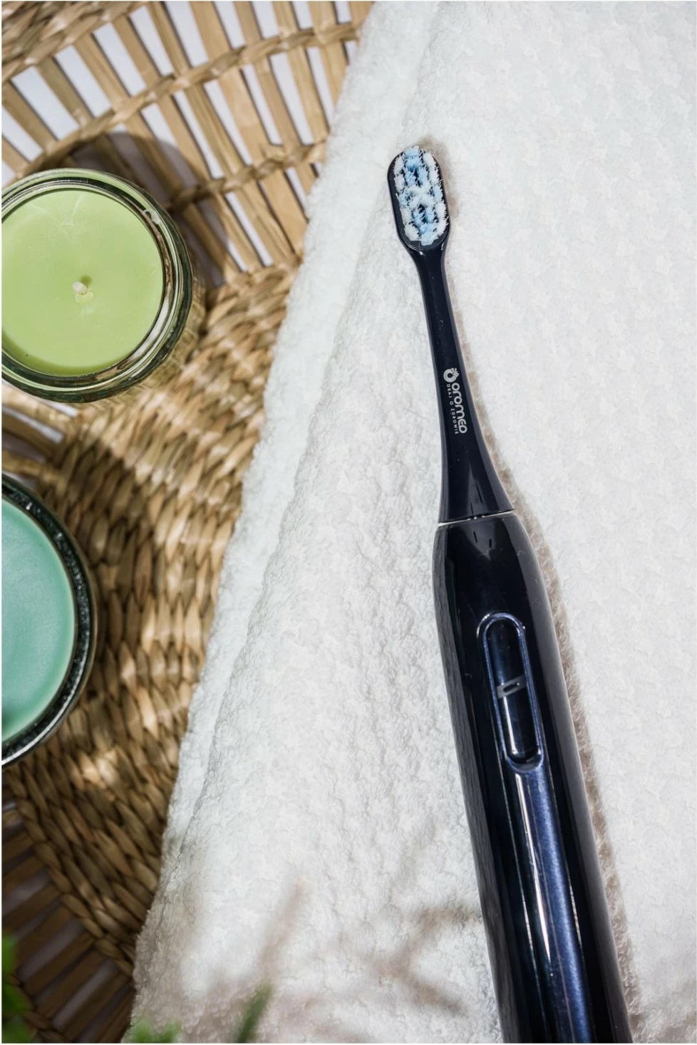 Sonična zobna ščetka Oromed Gold-Smile, 5 načinov čiščenja, IPX7, granatna