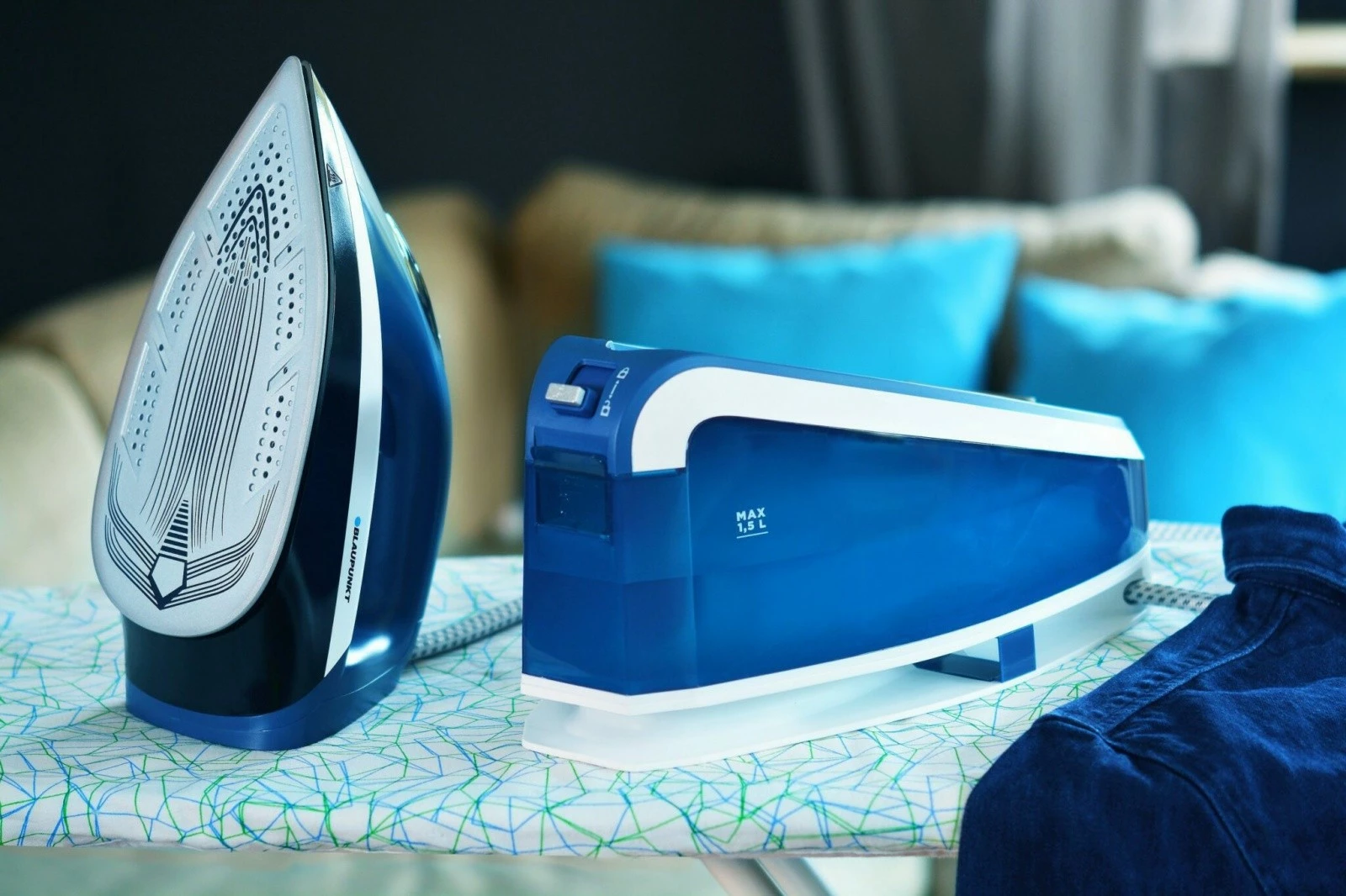 Parna postaja za likanje Blaupunkt SSP701, 3200 W, 1,5 L, črn/moder/bel