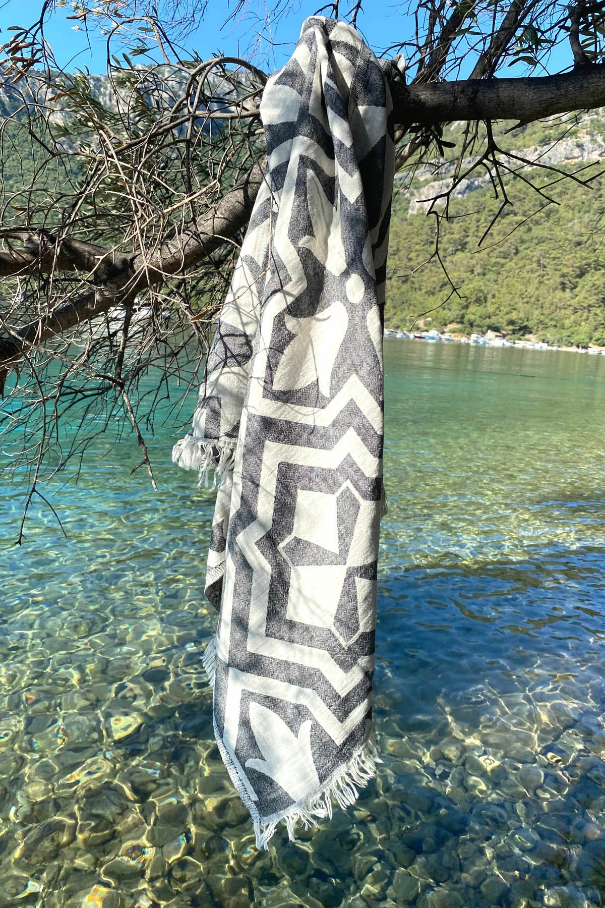 Plažna brisača Fouta Mijölnir Lalezar, črna in bež