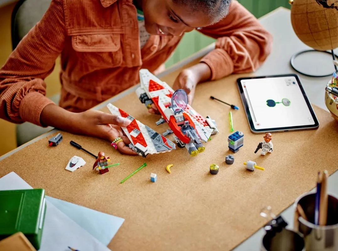 Vesoljska ladja Jedi Knight's Starfighter, komplet LEGO Star Wars Boba 75388, 305 kosov, za otroke 8+