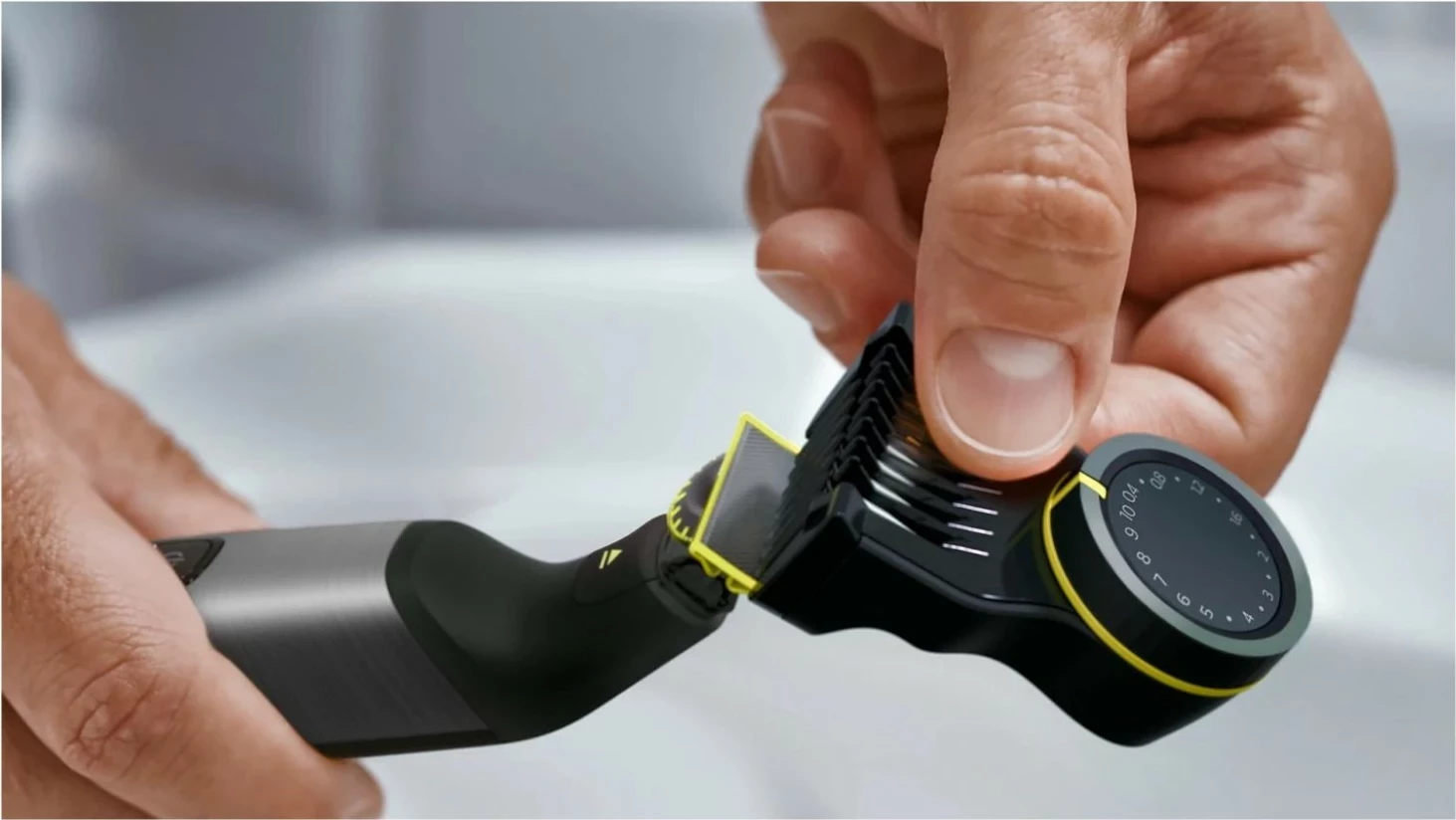 Brivnik Philips OneBlade Pro 360 QP6552/15, siv