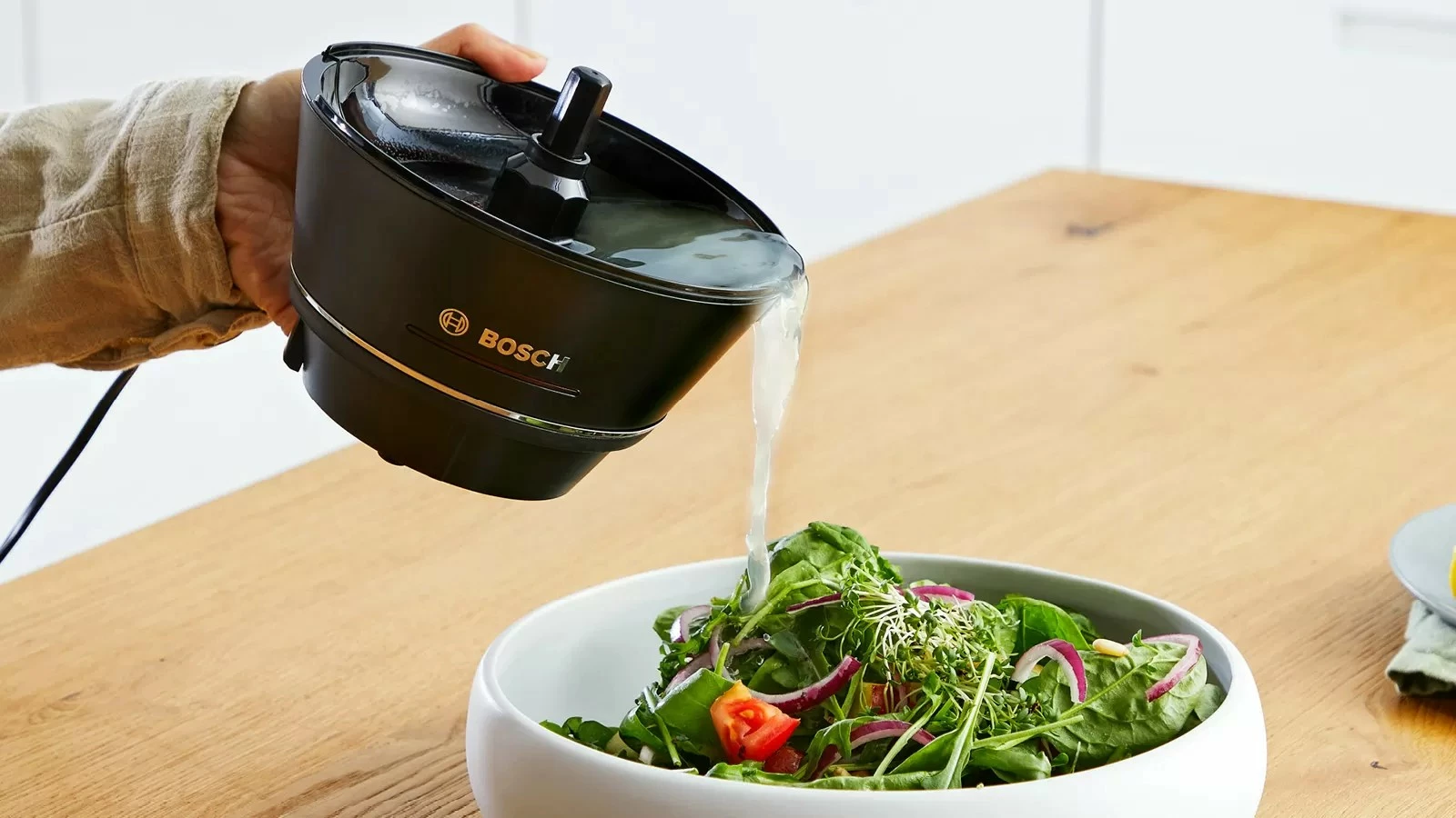 Stiskalnik citrusov Bosch MCP72GPB, 1 l, črn