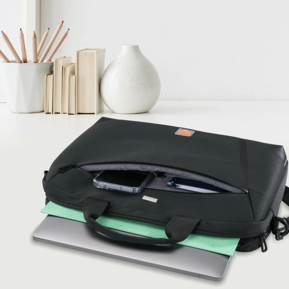 Torba za prenosnik Hama Extreme Protect 227051, 15,6–16,2 palca, črna Torba za prenosnik Hama Extreme Protect 227051, 15,6–16,2 palca, črna