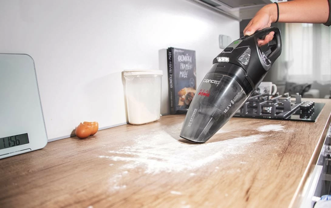 Ročni sesalnik, brezžičen Concept VP4380, 0,45 L, 18,5 V, črn, z dodatki