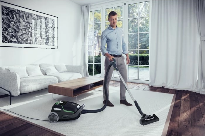 Sesalnik Electrolux EUOC9GREEN, 5 L, črn