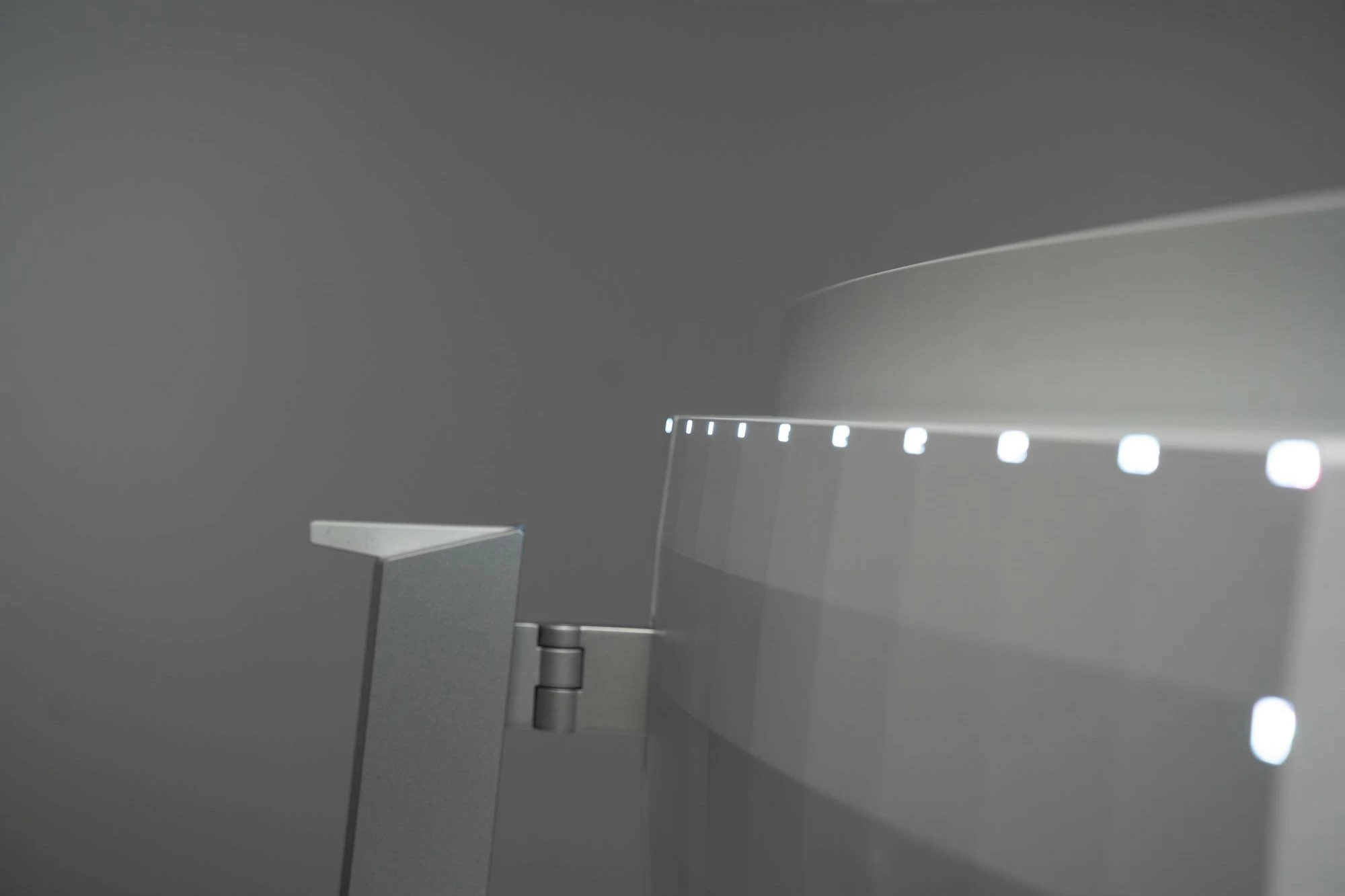 Ultraširok QD-OLED zaslon 49 inč, 5120x1440, 32:9, Ambilight, USB-C - Philips 49M2C8900, bel