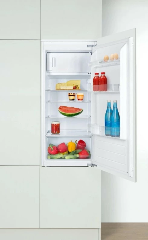 Hladilnik z zamrzovalnikom, Amica BM210.4i(E), 163 L, vgradni, bel