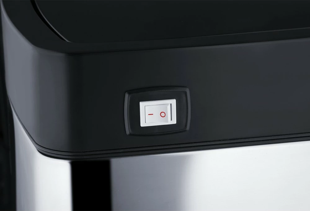 Kosh mbeturinash Lamart LT8044, 45 L, inox, črn, z senzorjem