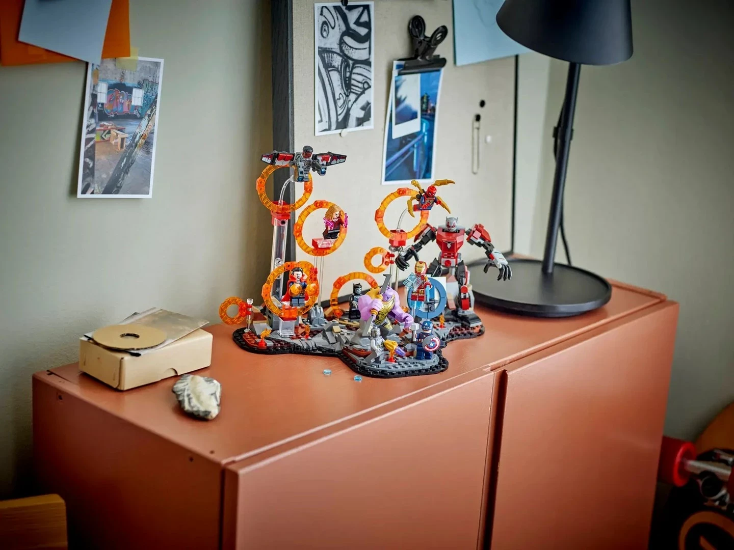 Set za gradnjo LEGO Marvel »Maščevalci: Konec igre – Končna bitka«, 621 kosov