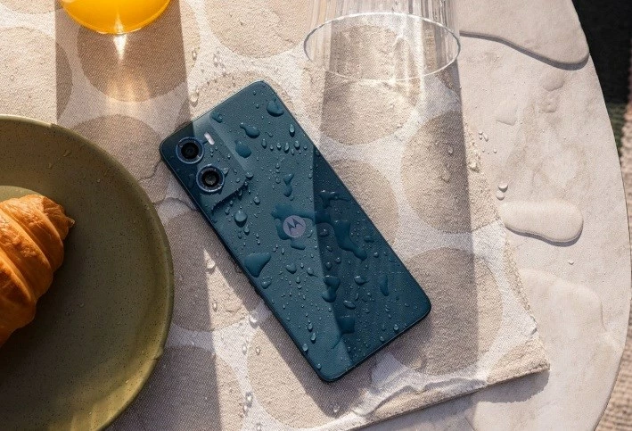 Pametni telefon Motorola moto G06 Power, 6,88", 4 GB RAM, 64 GB, 7000 mAh, modra