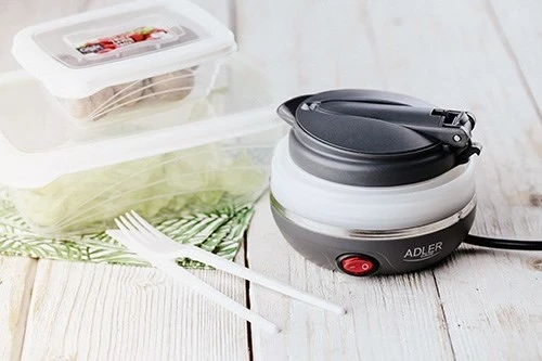 Električni čajnik 0,6 L, 750 W, črn in bel Adler AD 1279