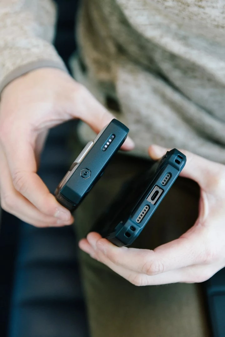 Power bank 10000 mAh brezžični, Titanium, Urban Armor Gear 9B4411114036