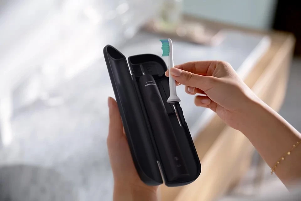 Električna zobna ščetka Philips Sonicare HX3675/15, črno/roza