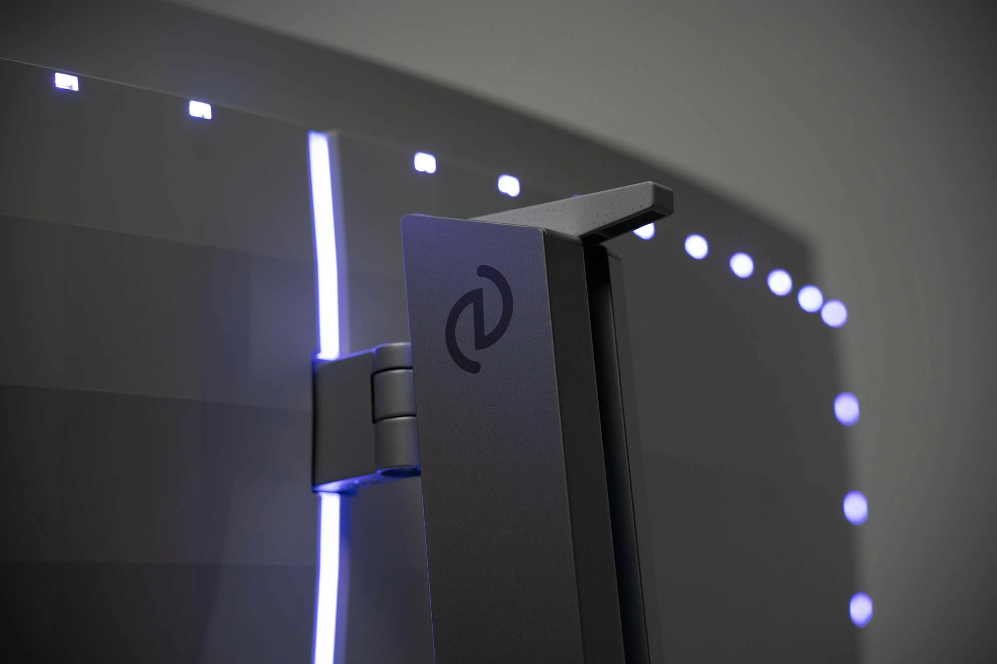 Ultraširok QD-OLED zaslon 49 inč, 5120x1440, 32:9, Ambilight, USB-C - Philips 49M2C8900, bel