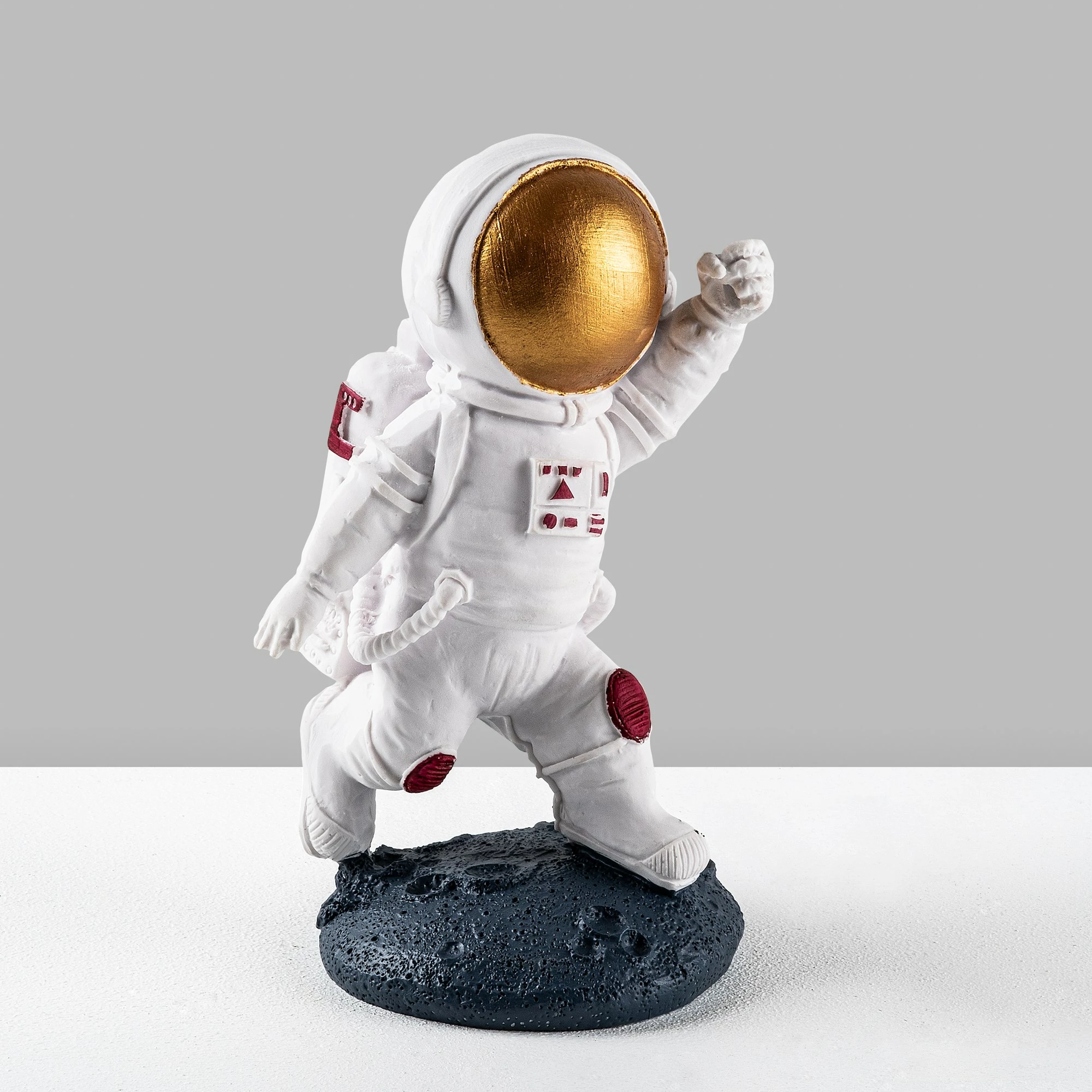 Dekorativni predmet, ročno poslikan, večbarven — Aberto Design Yak-047