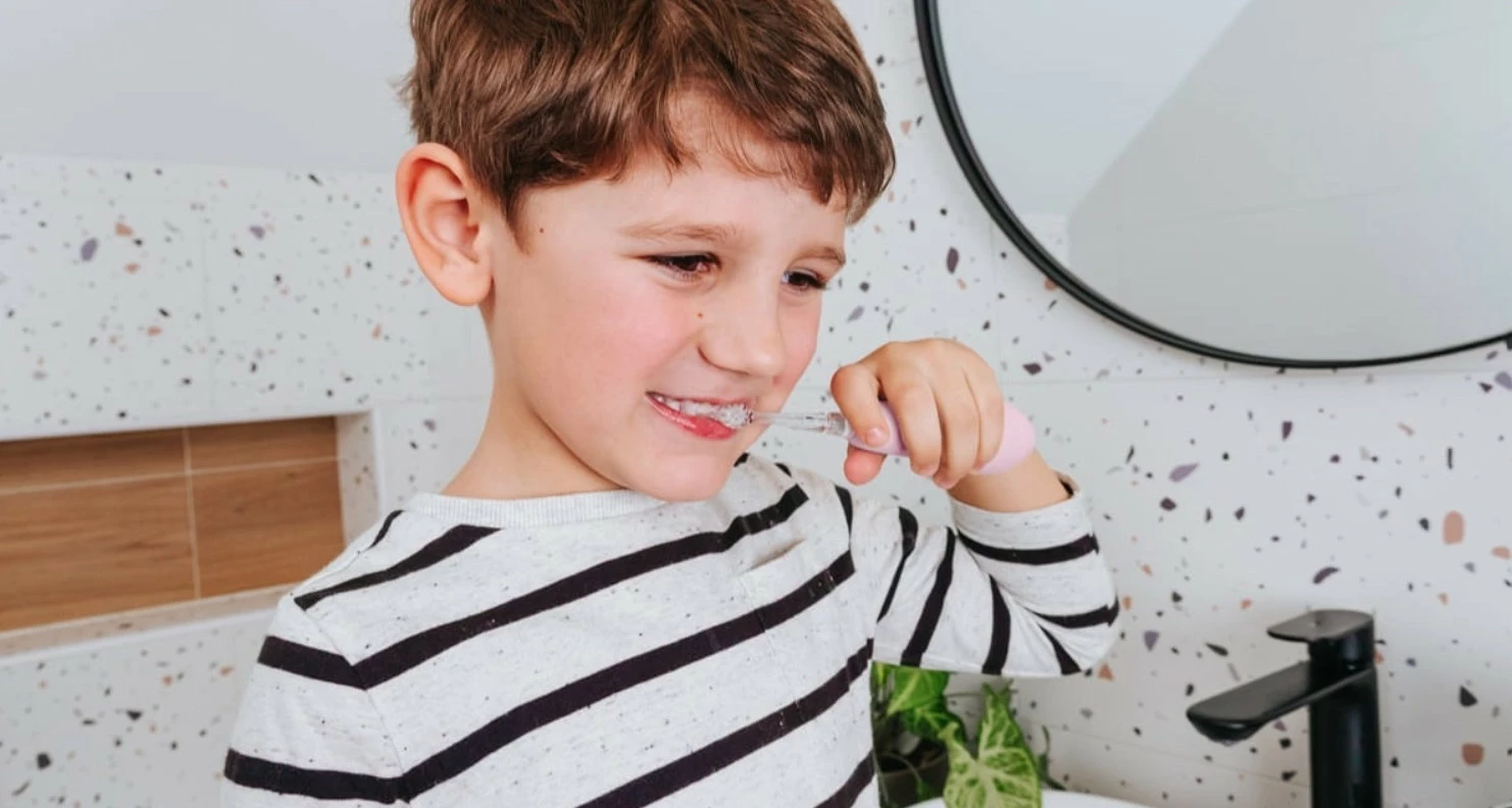 Sonična otroška električna zobna ščetka KIDO SMILE ZK3010 Concept Baby, 1–5 let, roza, komplet s 4 glavami