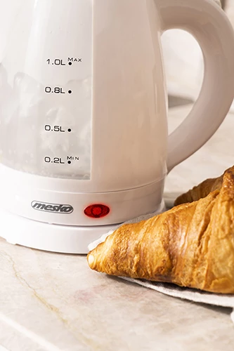 Električni grelnik vode Adler MS1276, 1,0 L, 1350–1600 W, plastika, bel