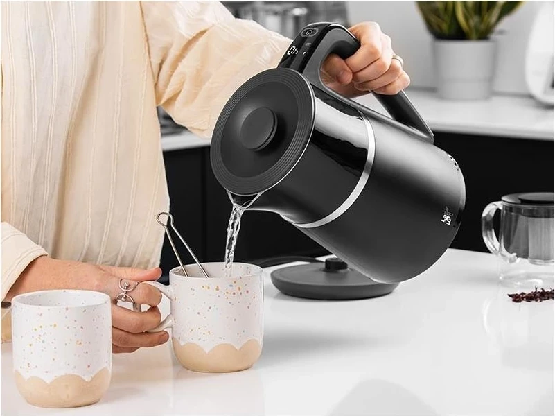 Električni čajnik 1,7 L 2200 W, črn Lafe Run CEG020