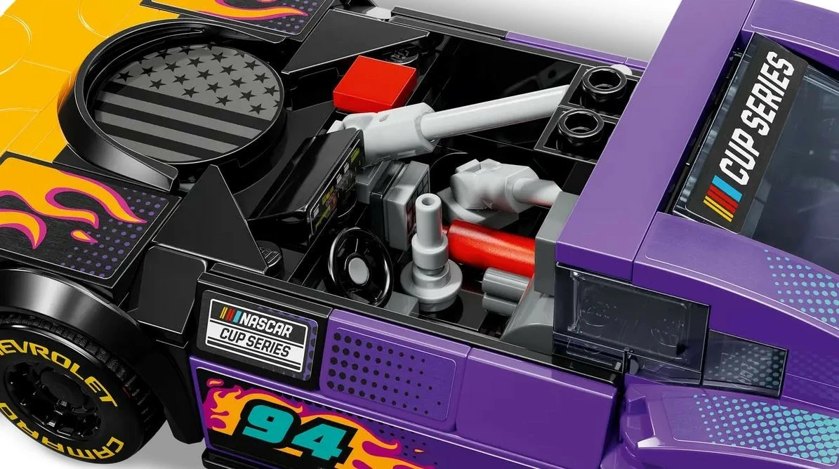 Dirkalni komplet LEGO Speed Champions NASCAR Next Gen Chevrolet Camaro ZL1, 328 kock, za otroke 9+ let, večbarven