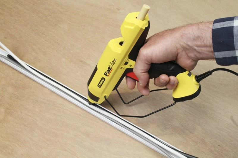 Močna lepila pištola Stanley FatMax GR 100 R, 200 W, črno/rumena