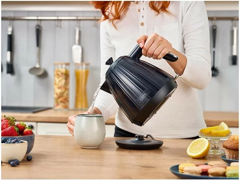 Električni kuhalnik vode 1,7 L, 2200 W, črn Lafe Modern PRO