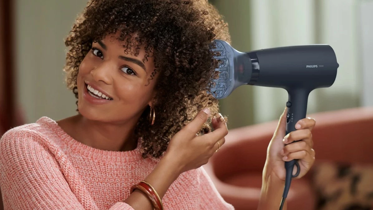 Sušilnik za lase Philips BHD360/20, 2100 W, črn