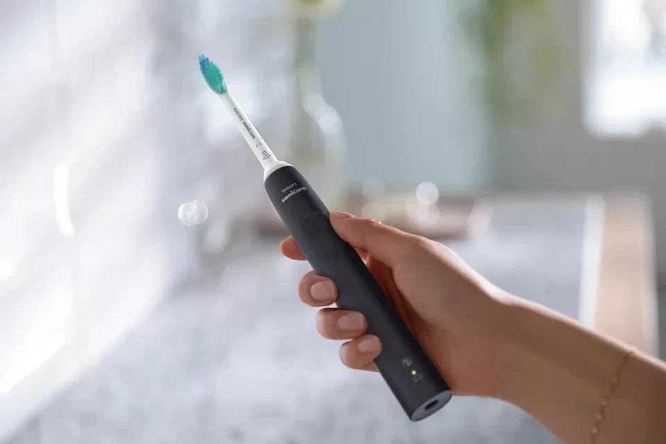 Električna zobna ščetka Philips Sonicare HX3675/15, črno/roza