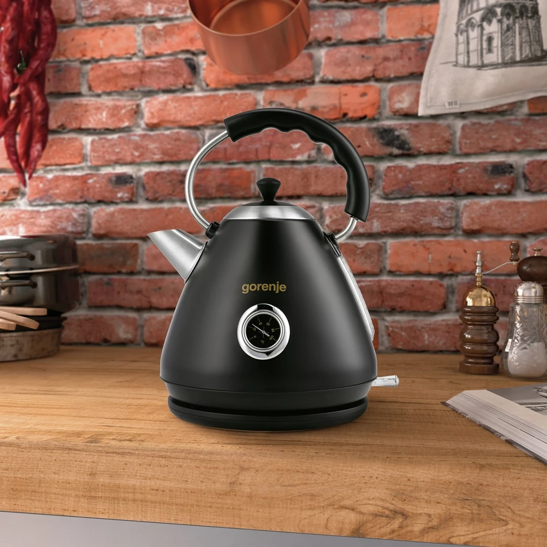 Električni čajnik Gorenje K17CLBK, 1,7 L, 2200 W, črn