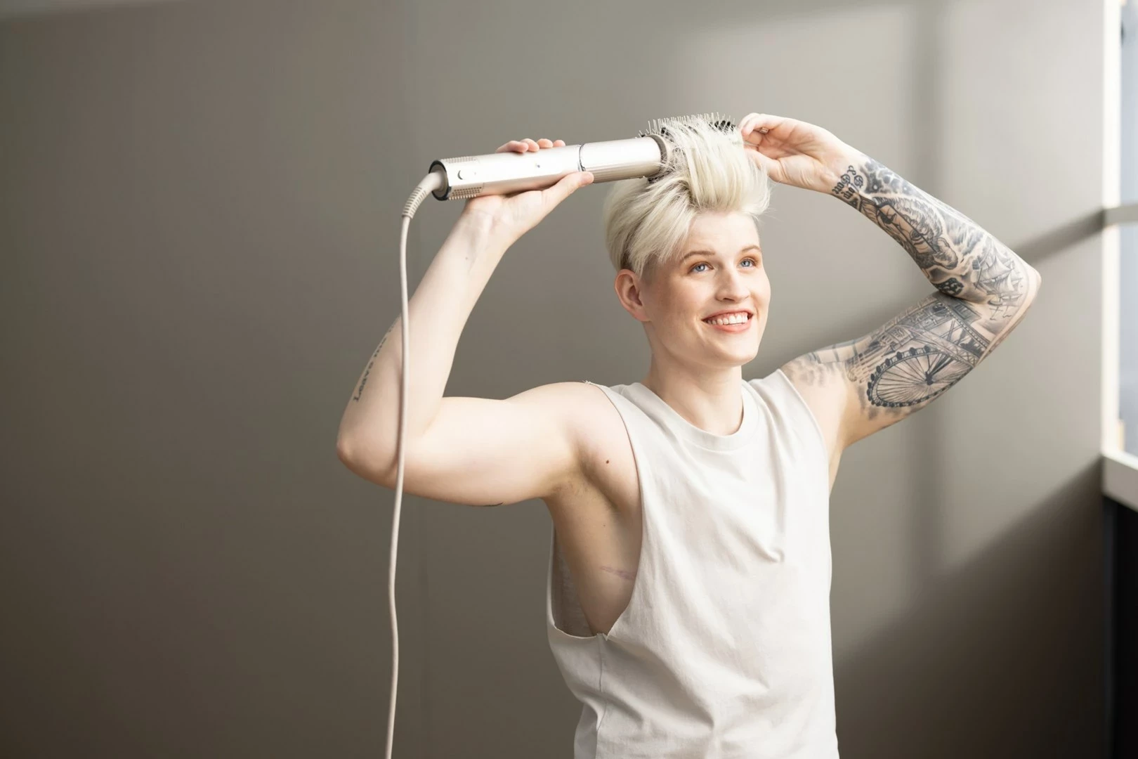 Multistyler za stiliziranje las Shark HD424SLEU, Warm Champagne