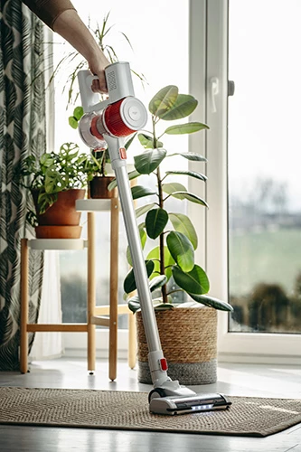 Pokončni brezžični sesalnik Adler AD 7051, 300 W, 0,6 L, 22,2 V Li-ion 2200 mAh, krtača z LED, LCD, bel/rdeč